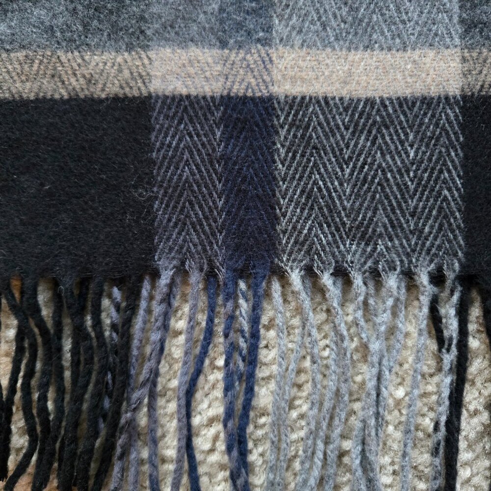 NWOT Cashmere Plaid Scarf - Picture 4 of 6